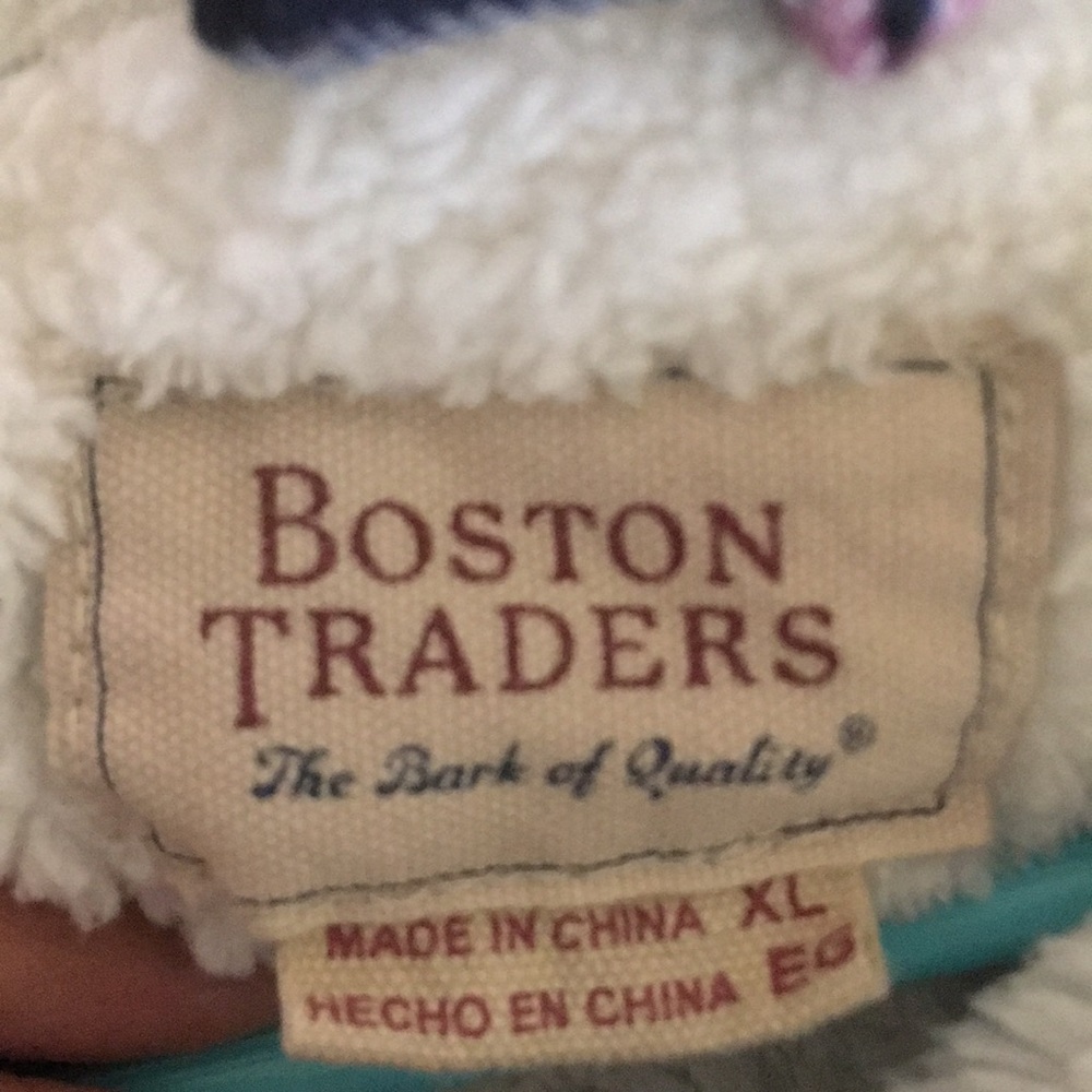 Plaid fur lined jacket. Hooded.